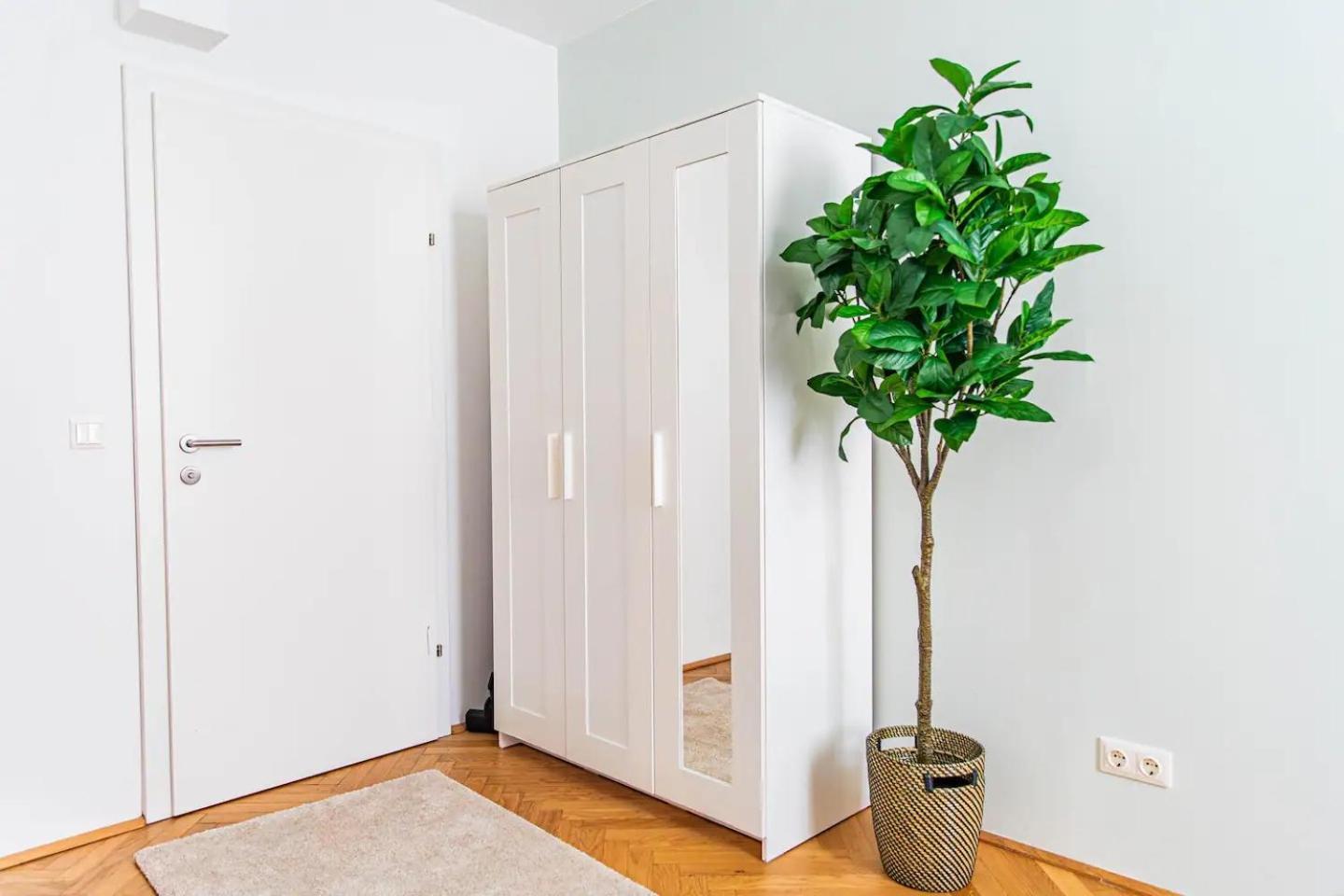 City Apartment, Two Metro Stations To Hauptbahnhof Vienna Luaran gambar