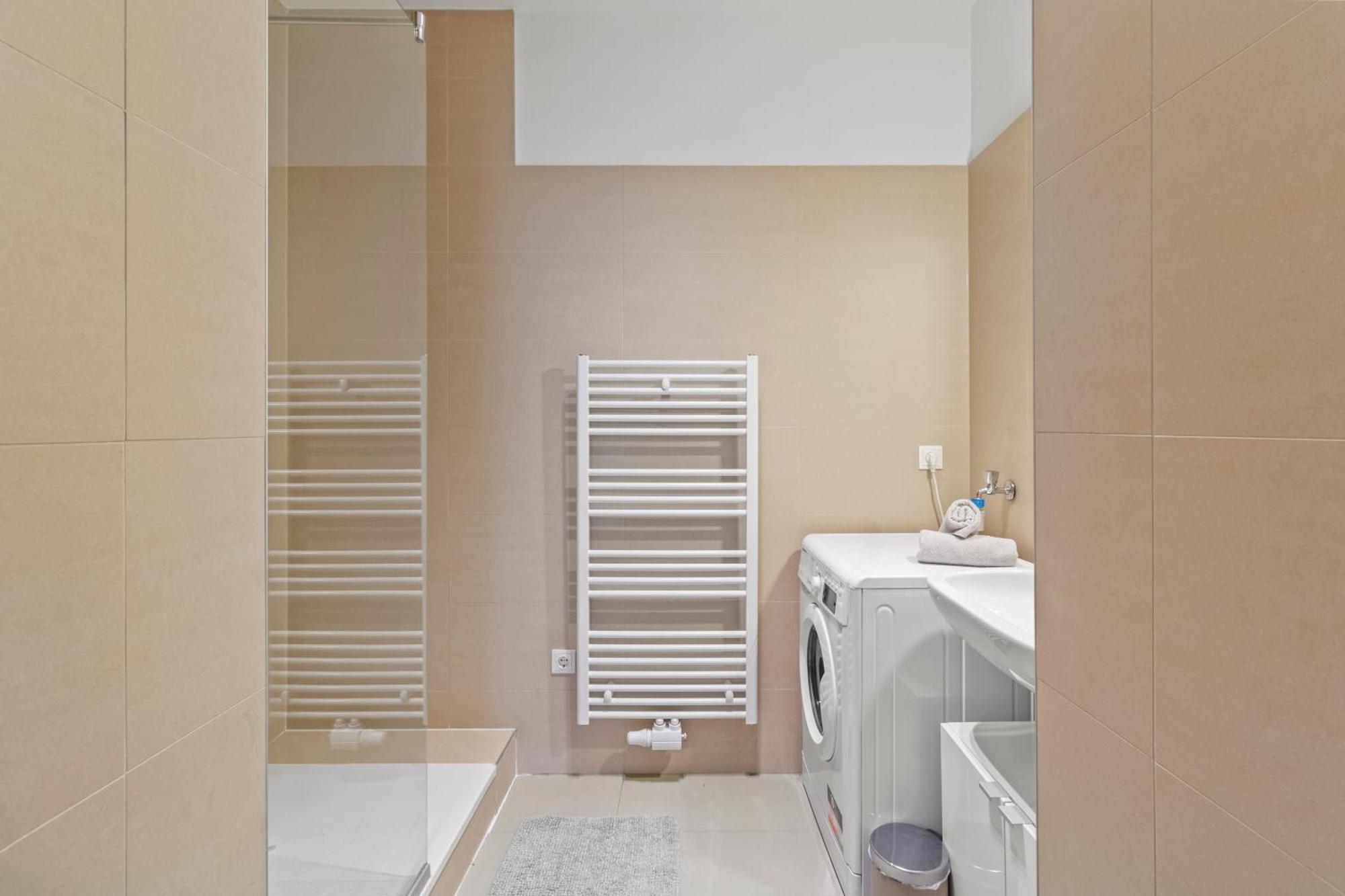 City Apartment, Two Metro Stations To Hauptbahnhof Vienna Luaran gambar