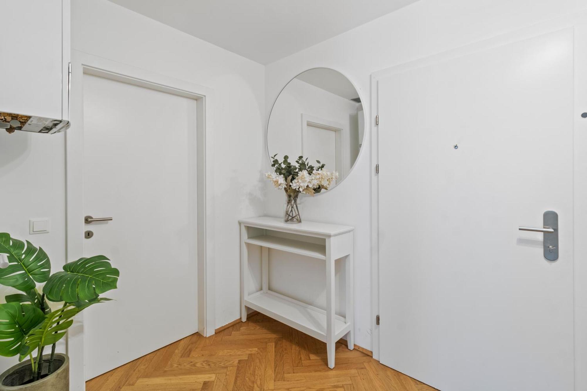 City Apartment, Two Metro Stations To Hauptbahnhof Vienna Luaran gambar